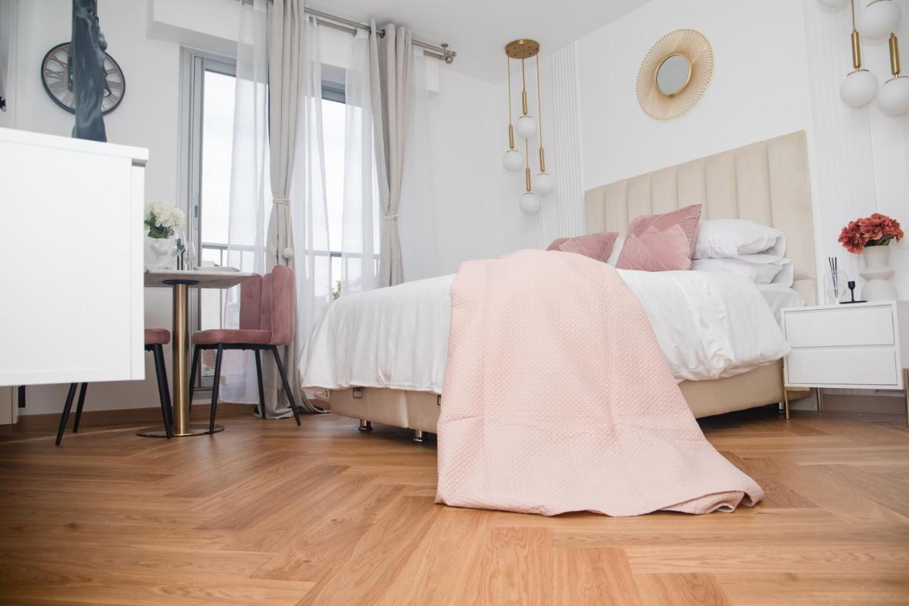 Paris' Premium Romantic Studio Luaran gambar