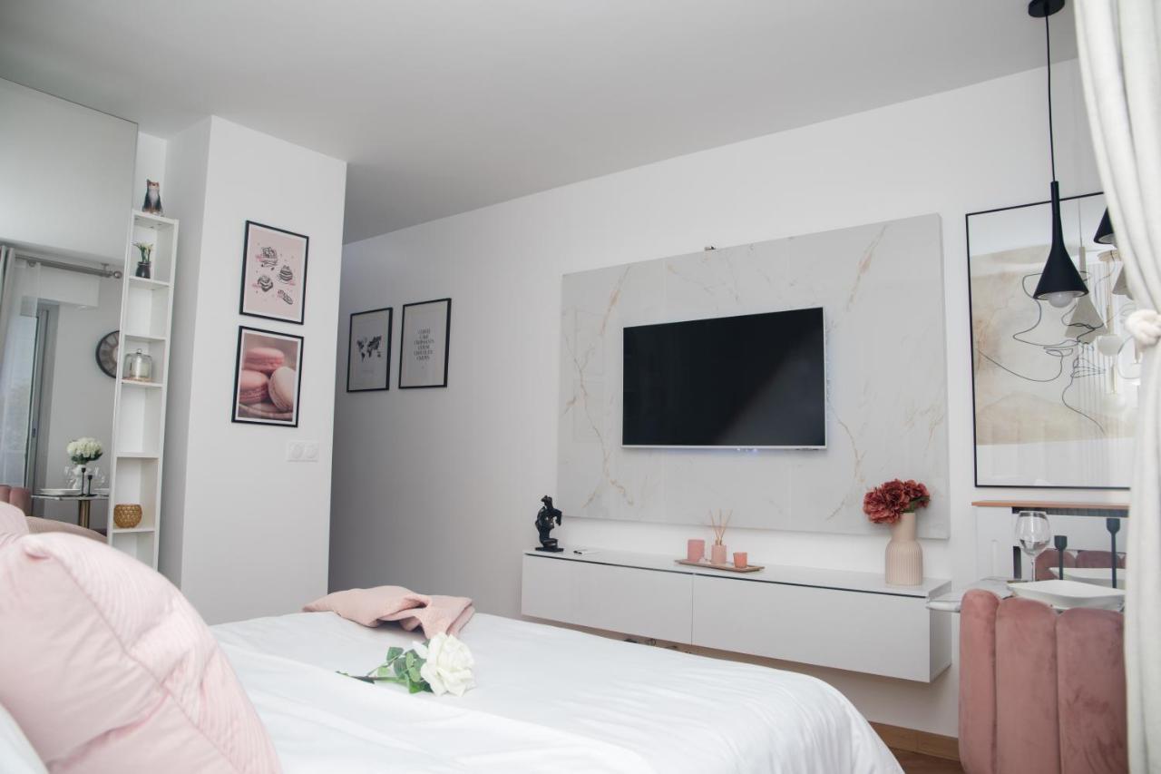 Paris' Premium Romantic Studio Luaran gambar